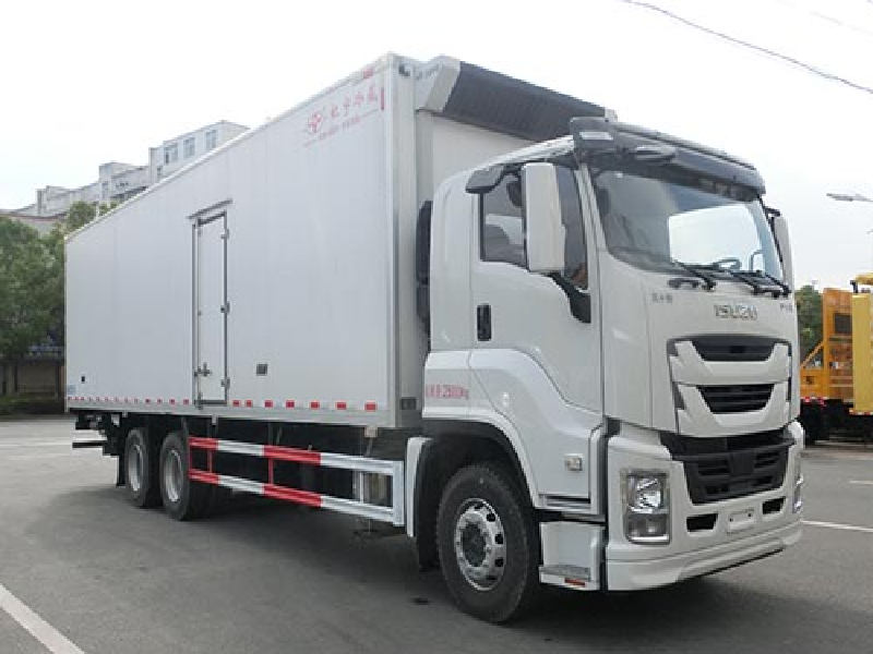 全新款五十鈴后雙橋冷藏車(chē)